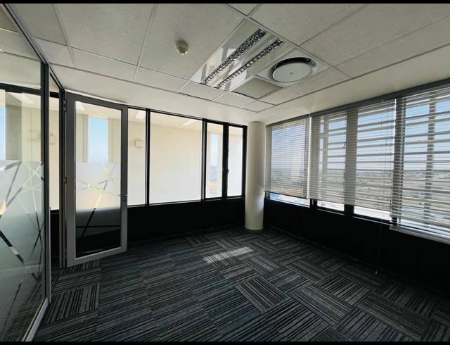 1,600M² OFFICE TO LET IN WATERFALL